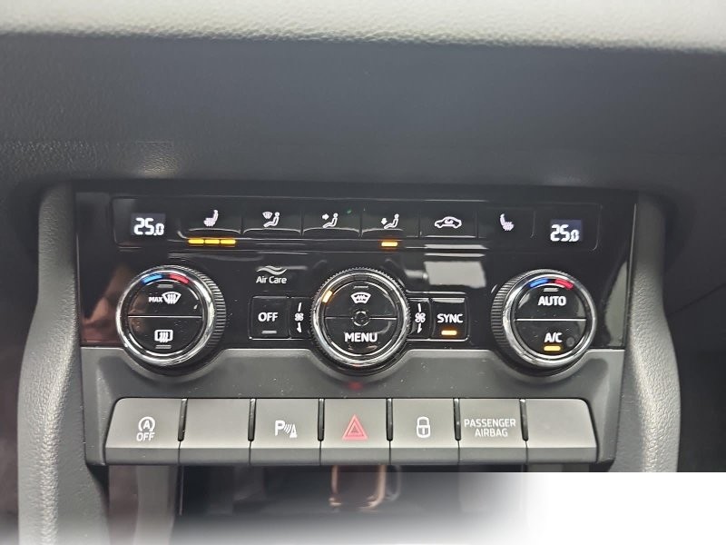 Skoda Karoq 2.0 TDI DSG SPORTLINE 4X4 NAVI LED