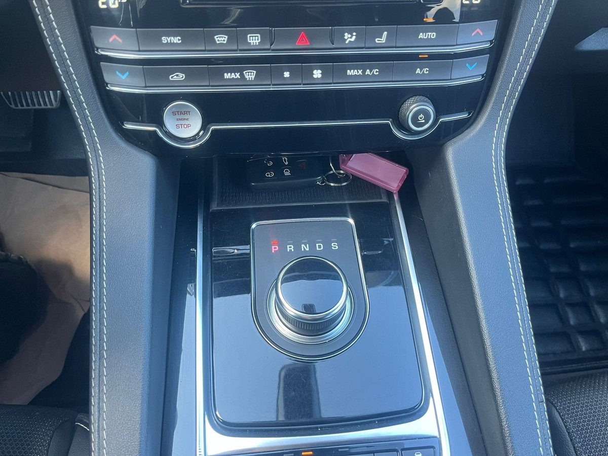 Jaguar F-Pace F-PACE 30d R-Sport AWD (EURO 6d-TEMP) 