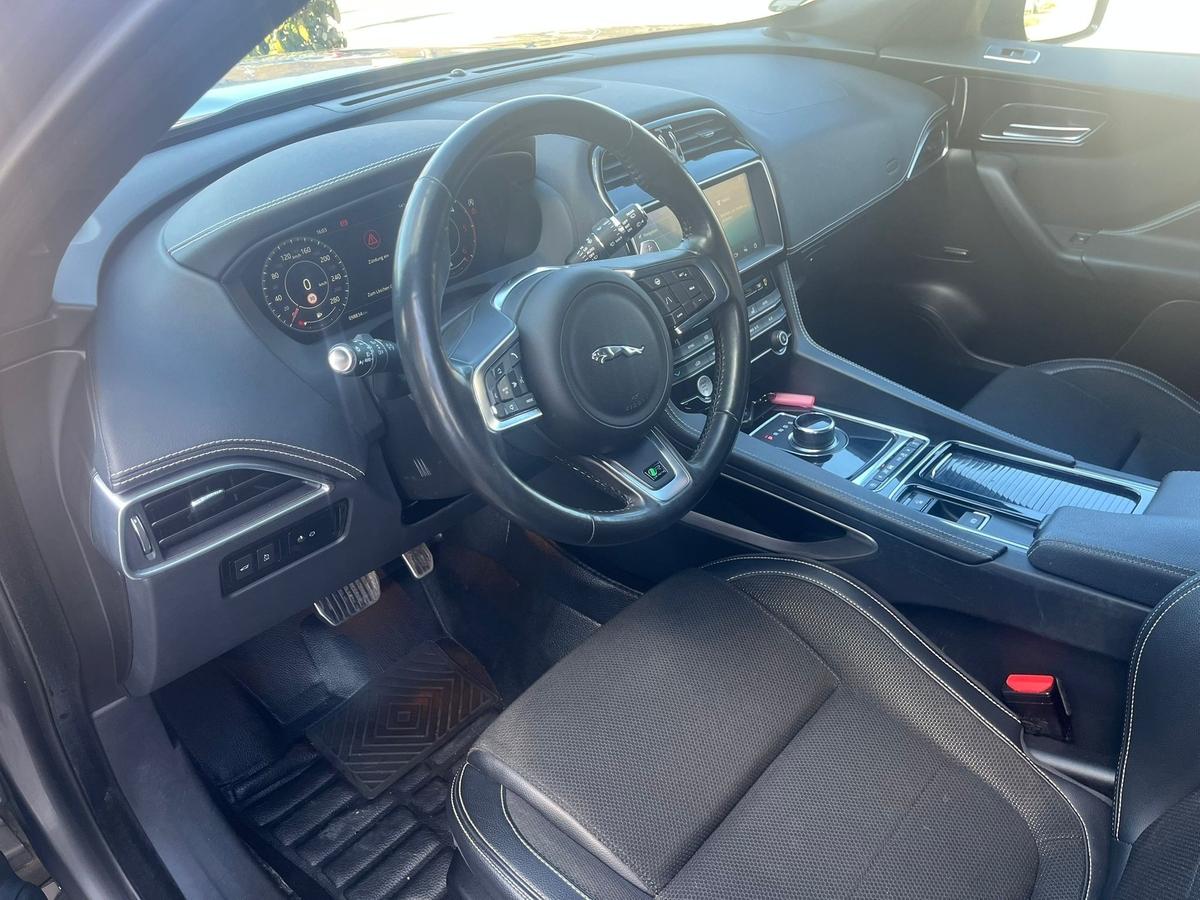 Jaguar F-Pace F-PACE 30d R-Sport AWD (EURO 6d-TEMP) 