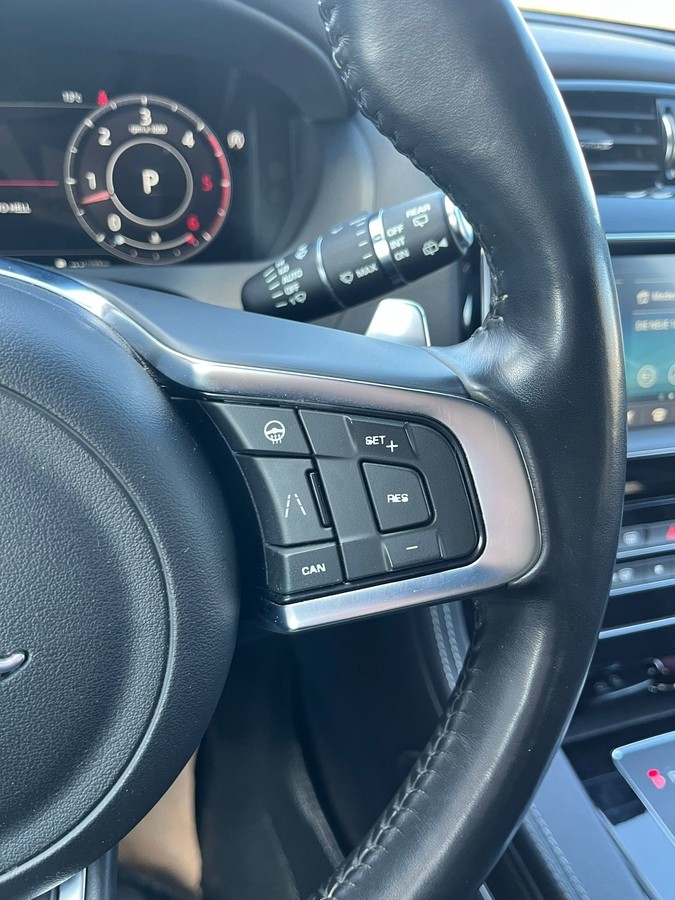 Jaguar F-Pace F-PACE 30d R-Sport AWD (EURO 6d-TEMP) 