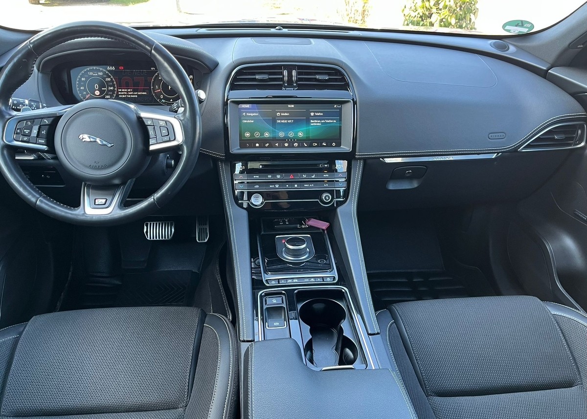 Jaguar F-Pace F-PACE 30d R-Sport AWD (EURO 6d-TEMP) 