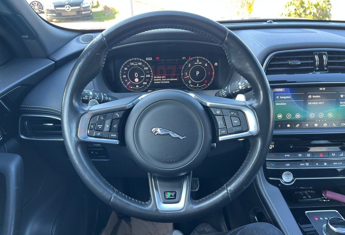 Jaguar F-Pace F-PACE 30d R-Sport AWD (EURO 6d-TEMP) 