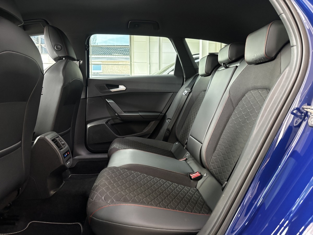 Seat Leon Sportstourer 1.5 eTSI FR LED Virtual ACC AHK