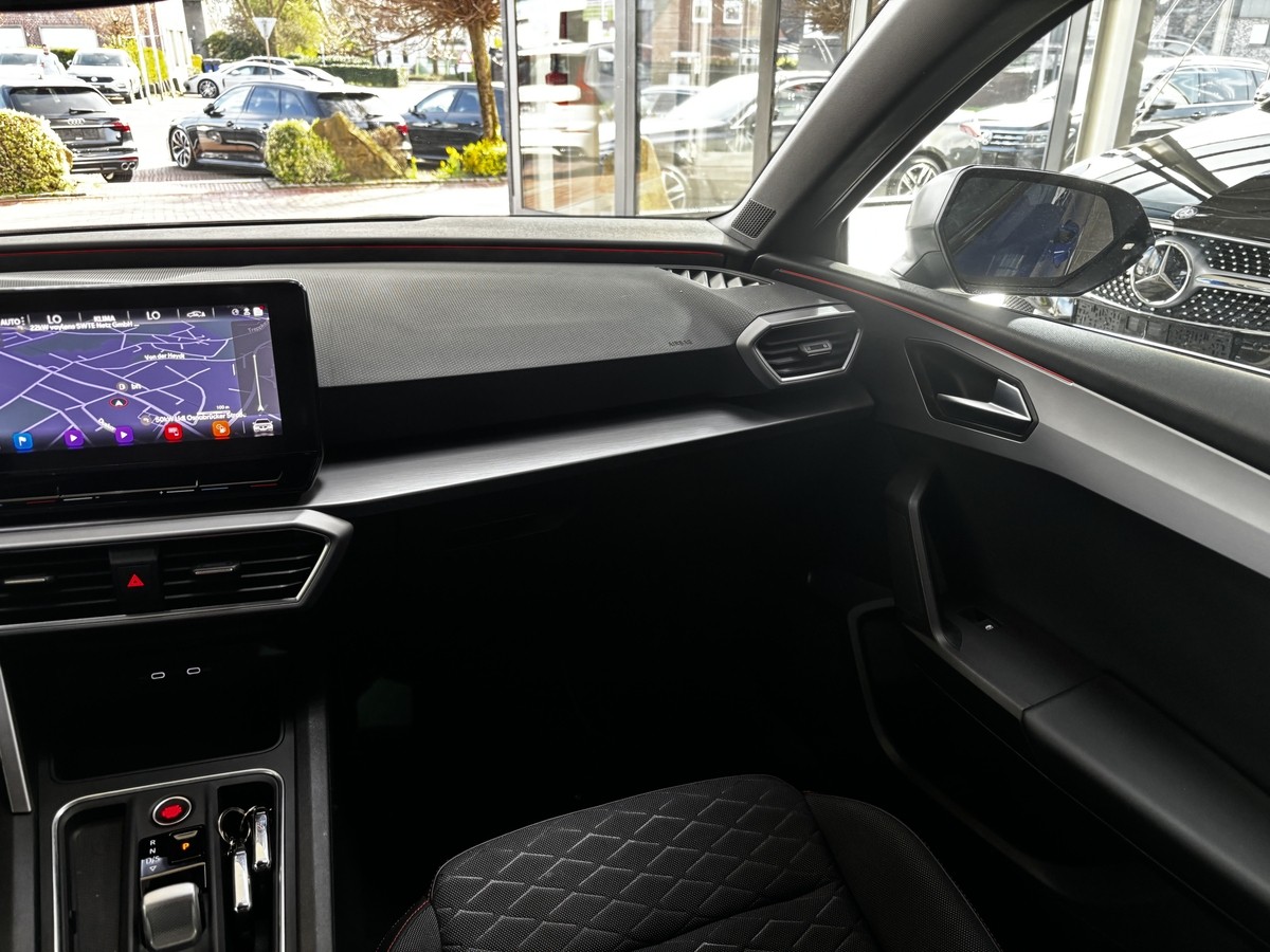 Seat Leon Sportstourer 1.5 eTSI FR LED Virtual ACC AHK