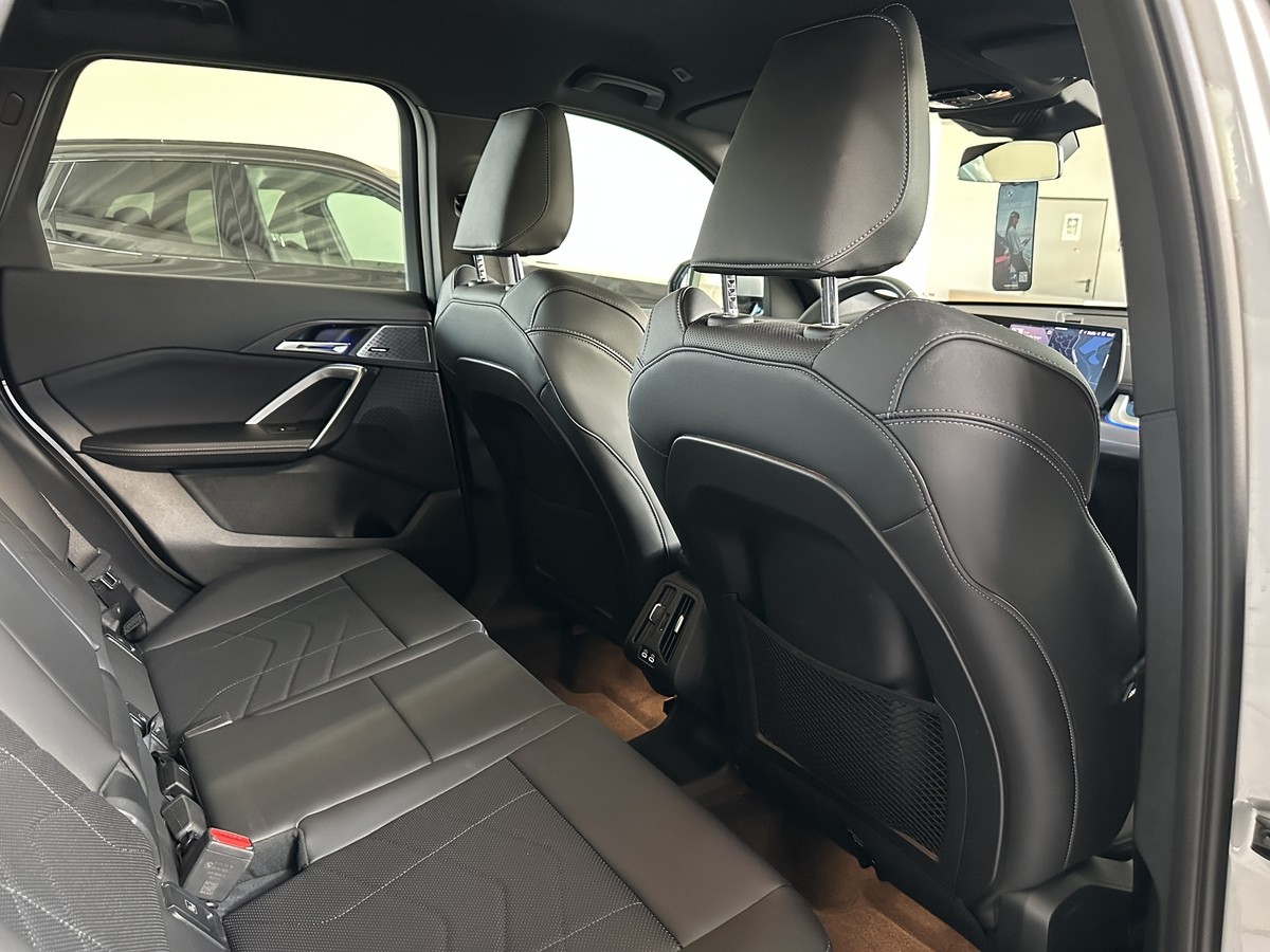 BMW X1 18i sDrive M Sport AHK Allwettereifen H/K LED Kamera