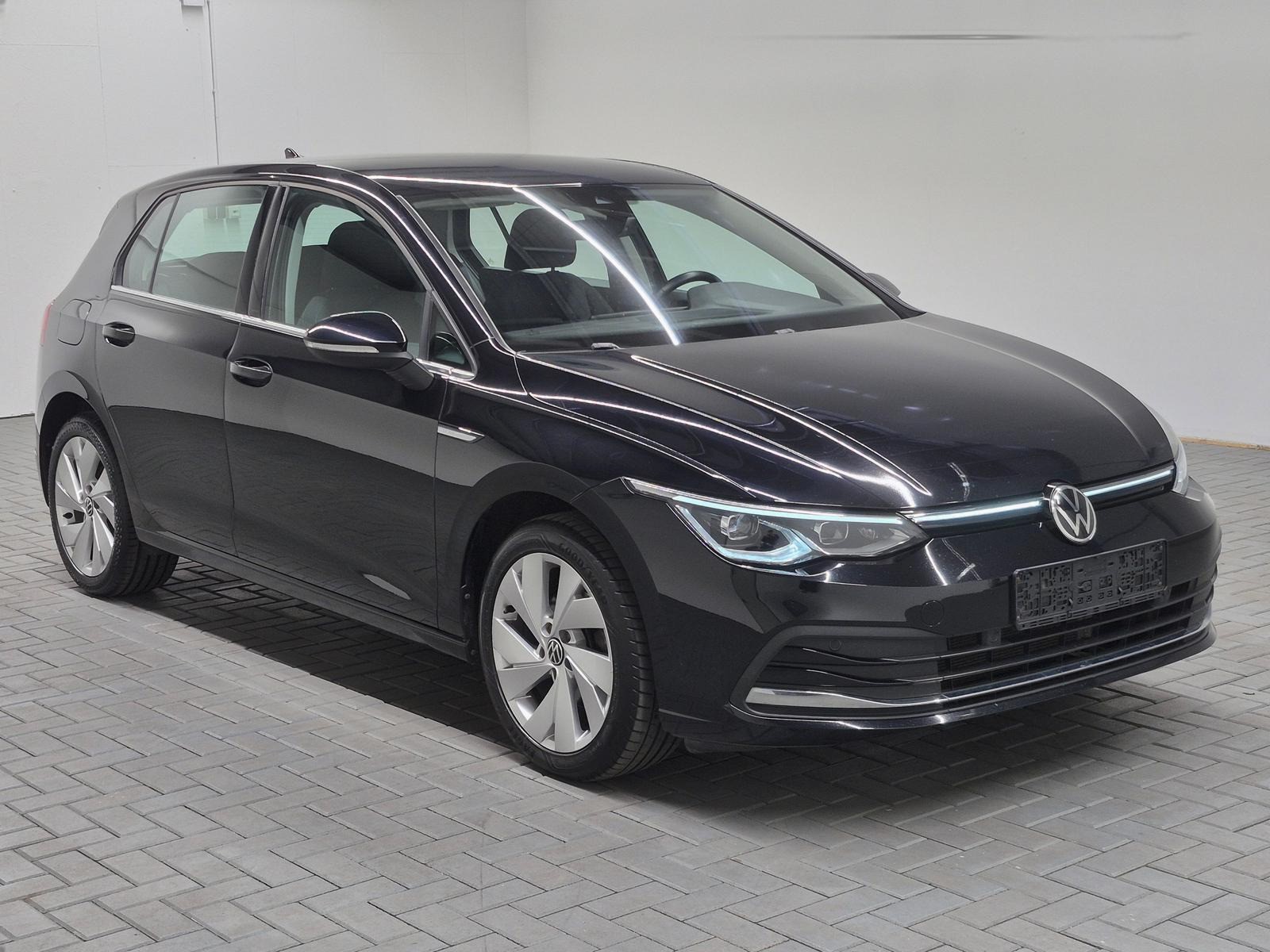 Volkswagen Golf 8 Style IQ-Light/Navi/SHZ/Kam/Massage/17-LM