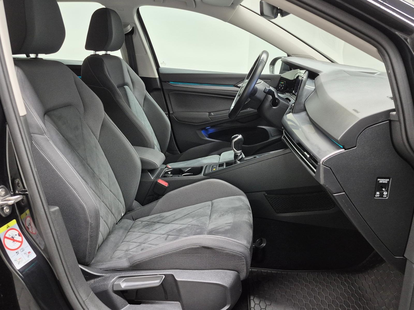Volkswagen Golf 8 Style IQ-Light/Navi/SHZ/Kam/Massage/17-LM