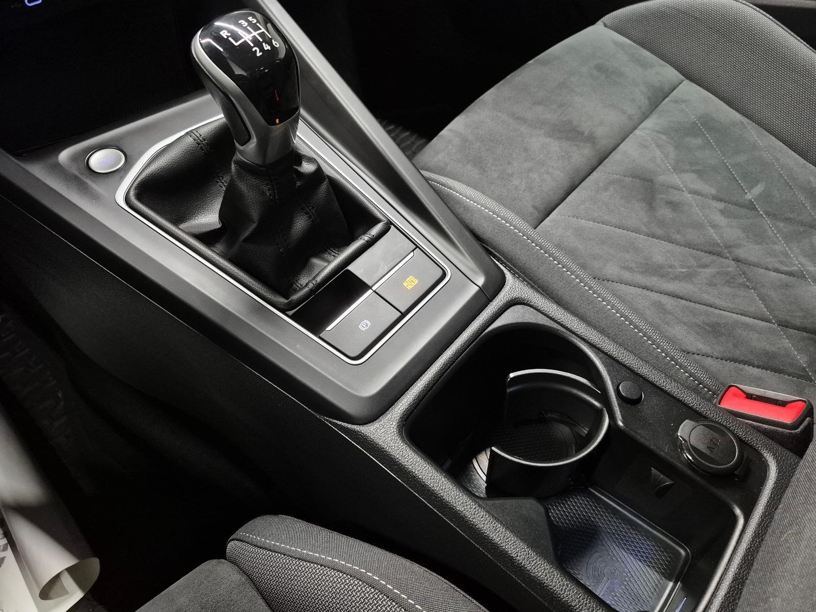 Volkswagen Golf 8 Style IQ-Light/Navi/SHZ/Kam/Massage/17-LM