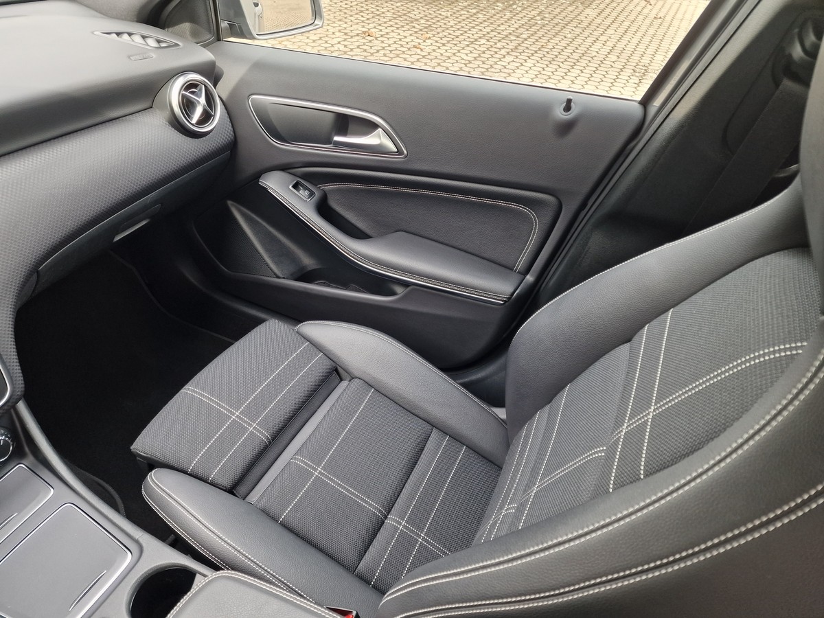 Mercedes-Benz A 180  Urban*Sportsitze*Navi*Automatik