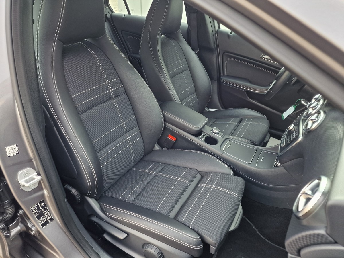 Mercedes-Benz A 180  Urban*Sportsitze*Navi*Automatik