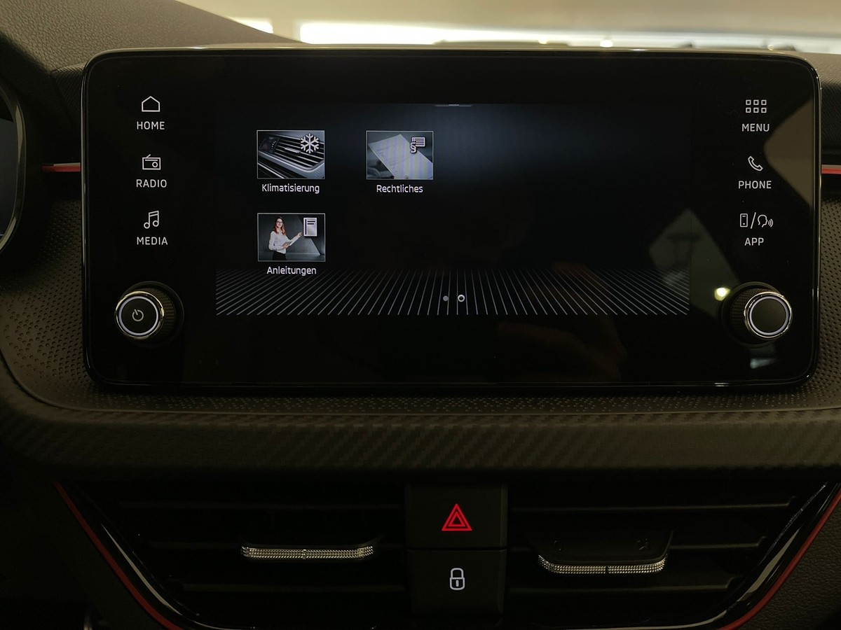 Skoda Kamiq 1.5 TSI DSG Monte Carlo PANO 5J AHK