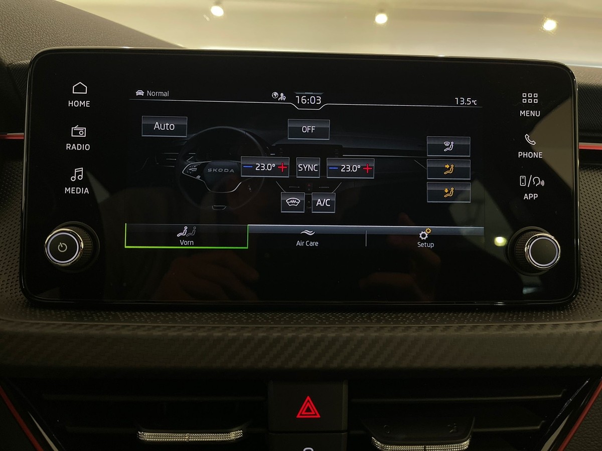 Skoda Kamiq 1.5 TSI DSG Monte Carlo PANO 5J AHK