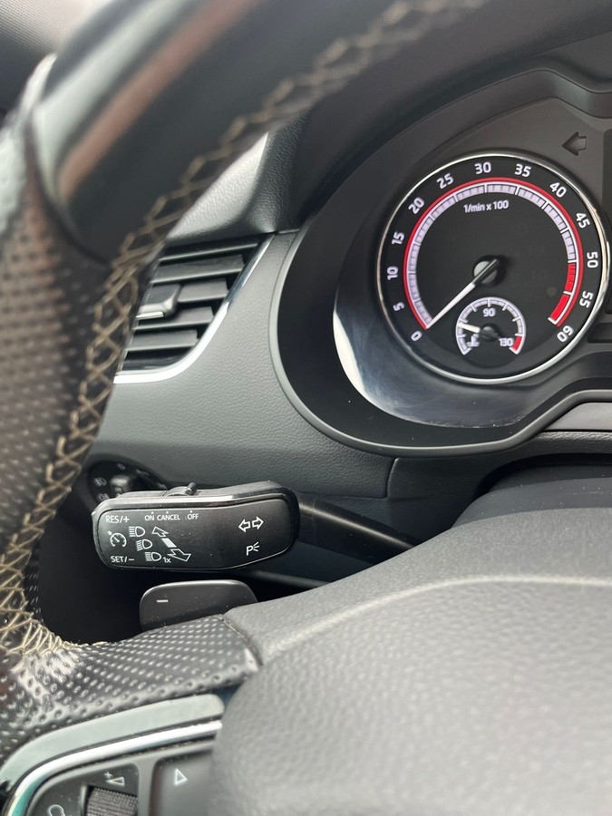 Skoda Octavia 2.0 TDI DPF RS *Navi*Rückfahrkamera*Sitzheizung