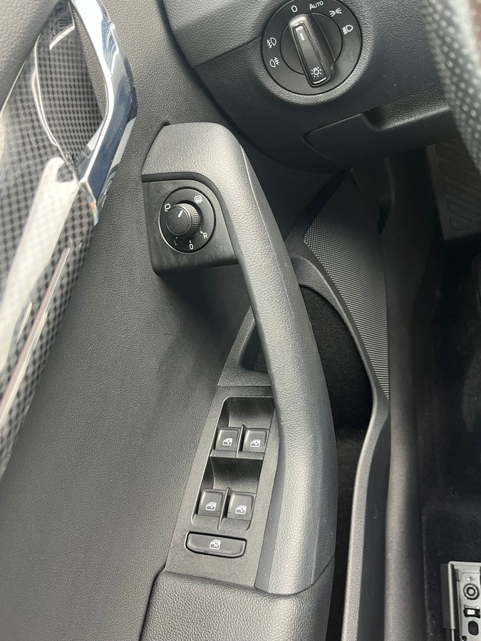 Skoda Octavia 2.0 TDI DPF RS *Navi*Rückfahrkamera*Sitzheizung
