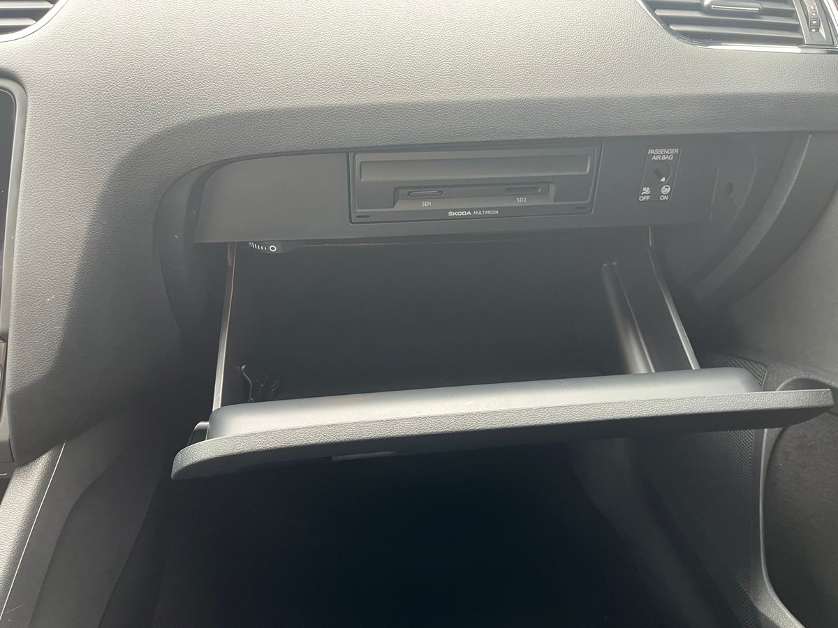 Skoda Octavia 2.0 TDI DPF RS *Navi*Rückfahrkamera*Sitzheizung