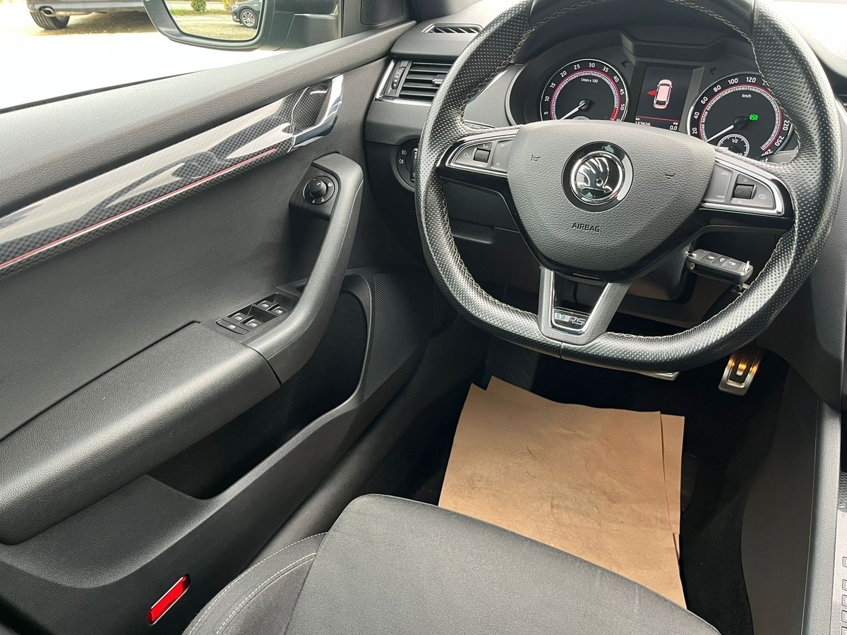 Skoda Octavia 2.0 TDI DPF RS *Navi*Rückfahrkamera*Sitzheizung