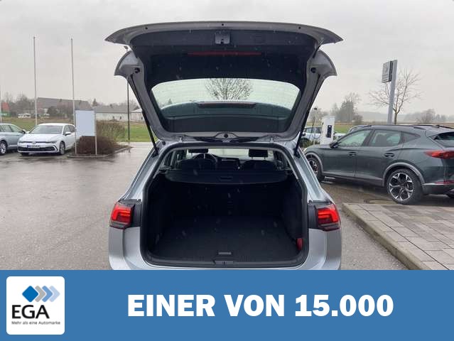 Volkswagen Golf Variant 2.0 TDI LIFE STANDHEIZUNG+4xSHZ+AHK