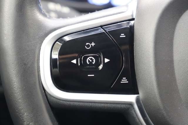 Volvo S90 2.0 T4 190PS Momentum Memory Carplay ACC
