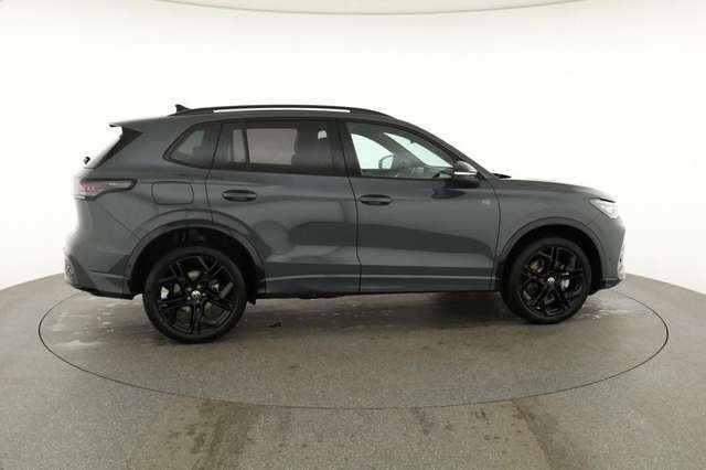 Volkswagen Tiguan TDI DSG 4M R-LINE Black, 20-Zoll, Pano, Leder, IQ.