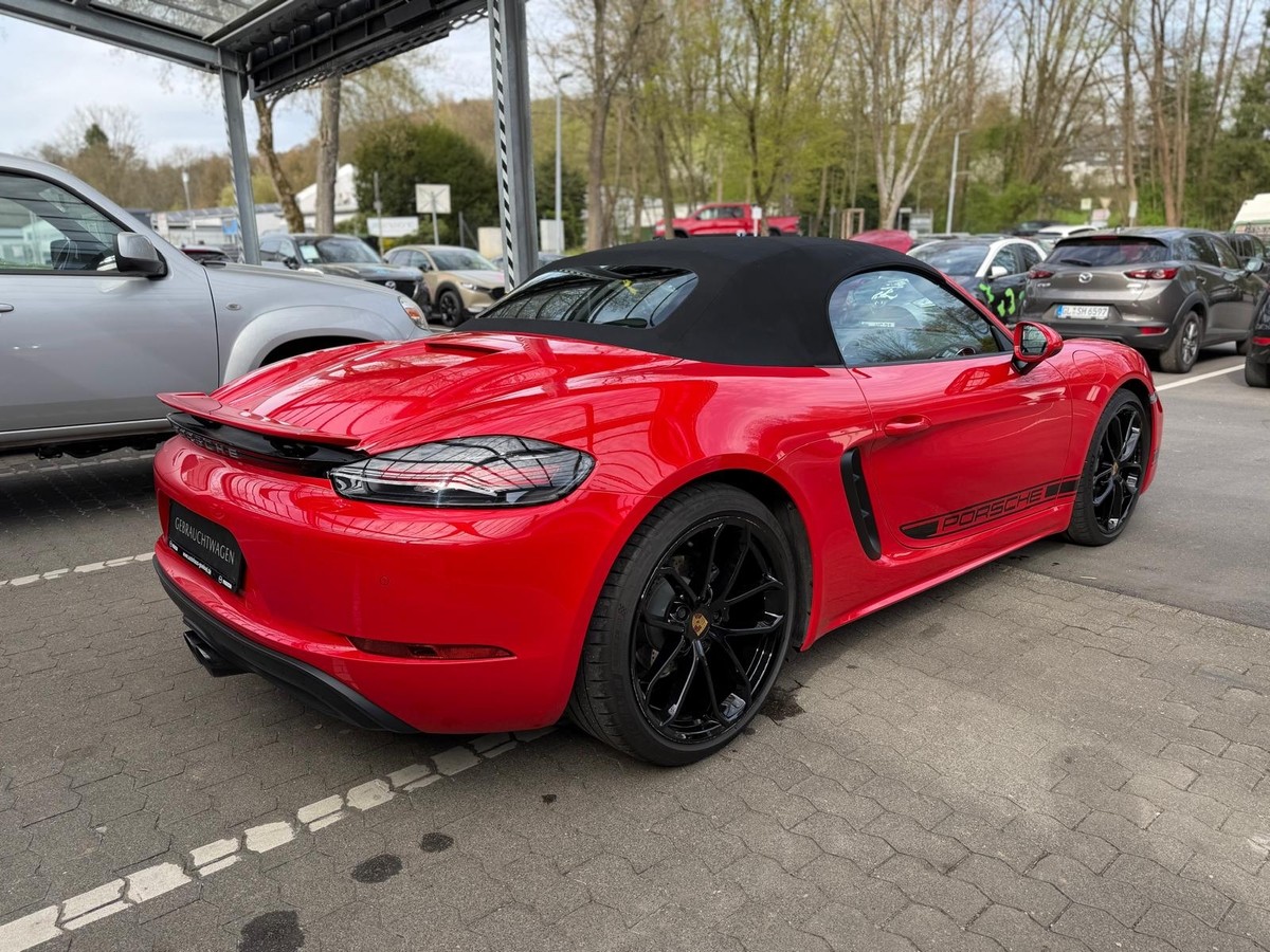 Porsche Boxster 718 PASM 10mm Tieferlegung, Sportsitze, Sport-Auspuff