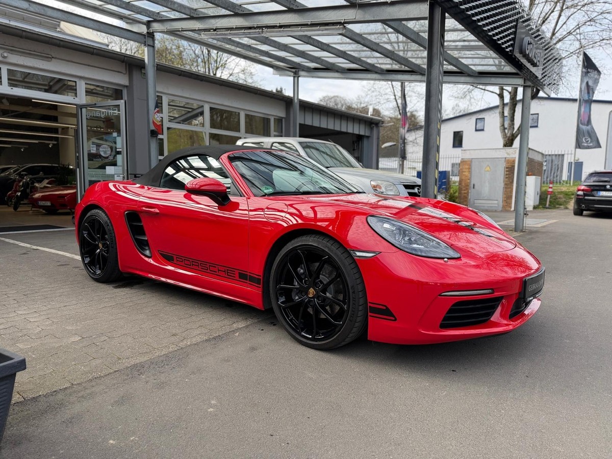 Porsche Boxster 718 PASM 10mm Tieferlegung, Sportsitze, Sport-Auspuff
