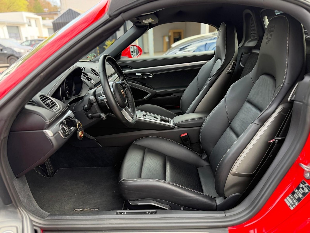 Porsche Boxster 718 PASM 10mm Tieferlegung, Sportsitze, Sport-Auspuff