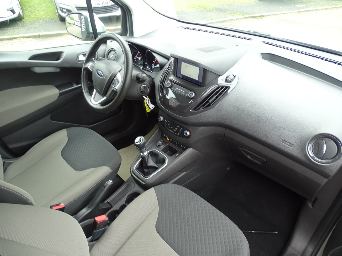 Ford Tourneo Courier 1.5 TDCi Titanium 