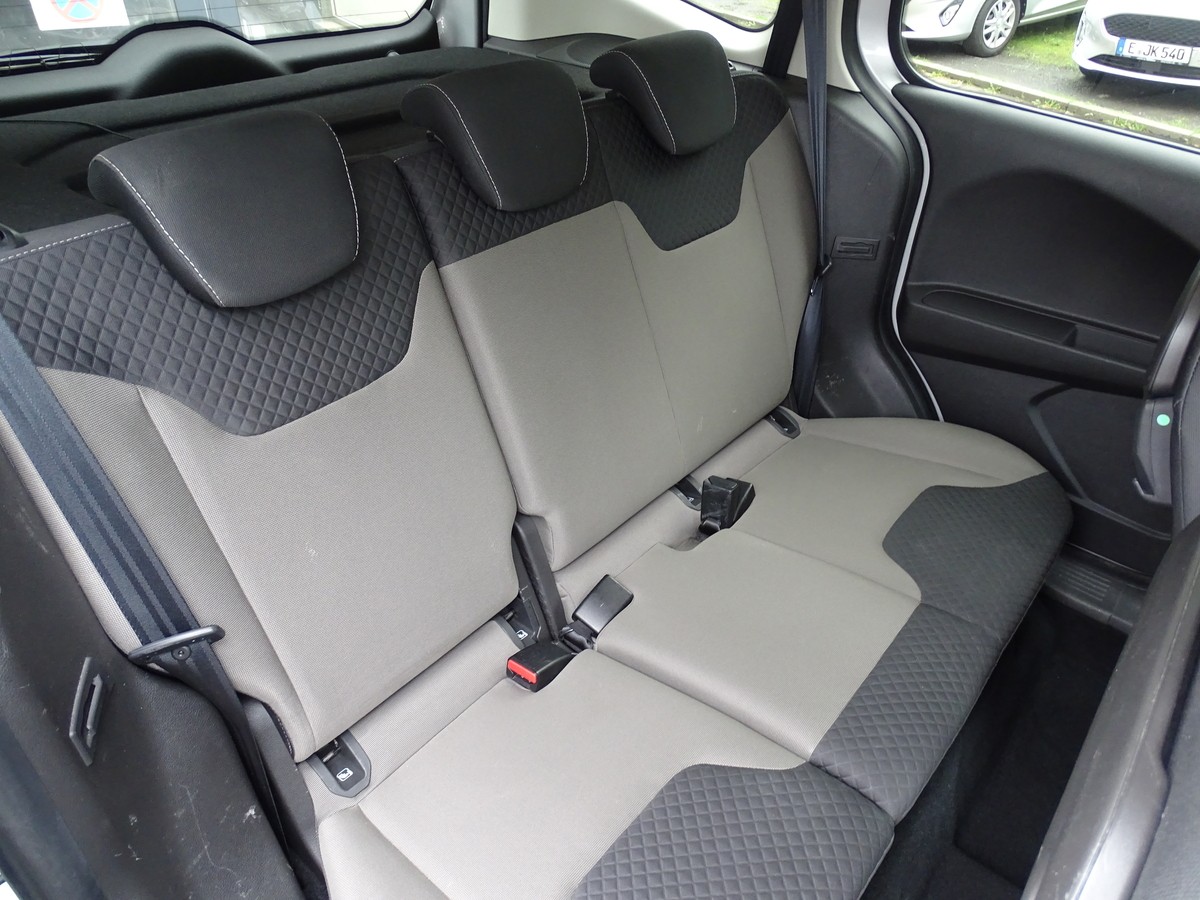 Ford Tourneo Courier 1.5 TDCi Titanium 