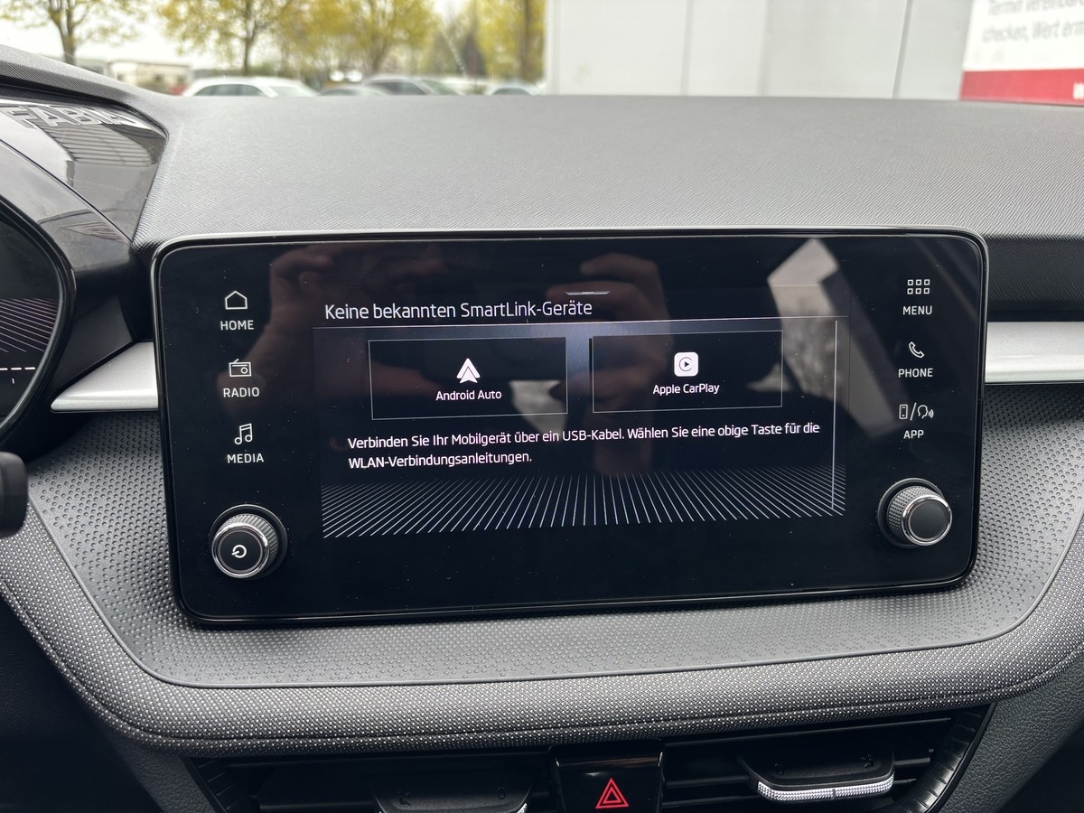 Skoda Fabia 1.0 TSI Selection*LED*CARPLAY*SITZHEIZUNG*KAMERA*