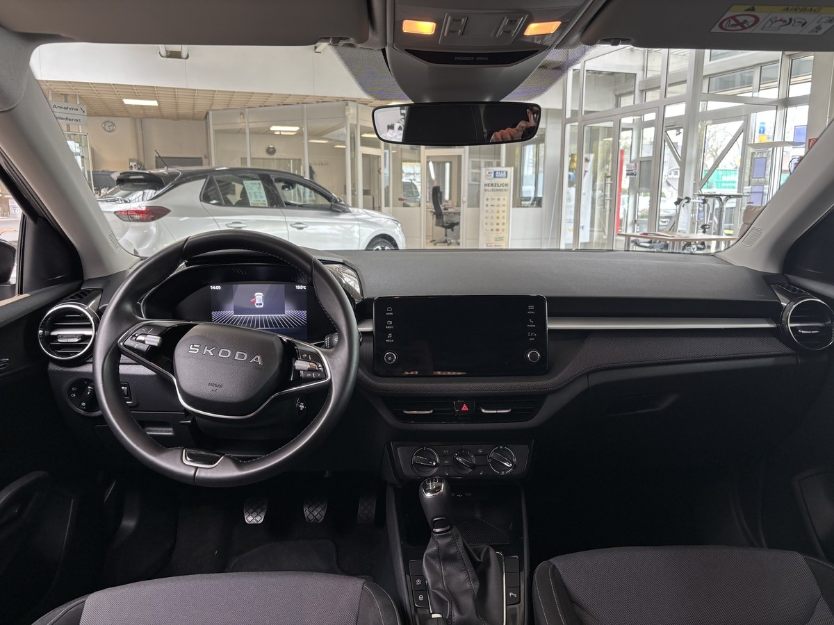 Skoda Fabia 1.0 TSI Selection*LED*CARPLAY*SITZHEIZUNG*KAMERA*