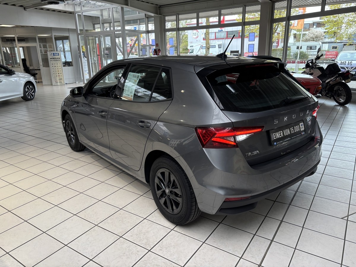 Skoda Fabia 1.0 TSI Selection*LED*CARPLAY*SITZHEIZUNG*KAMERA*