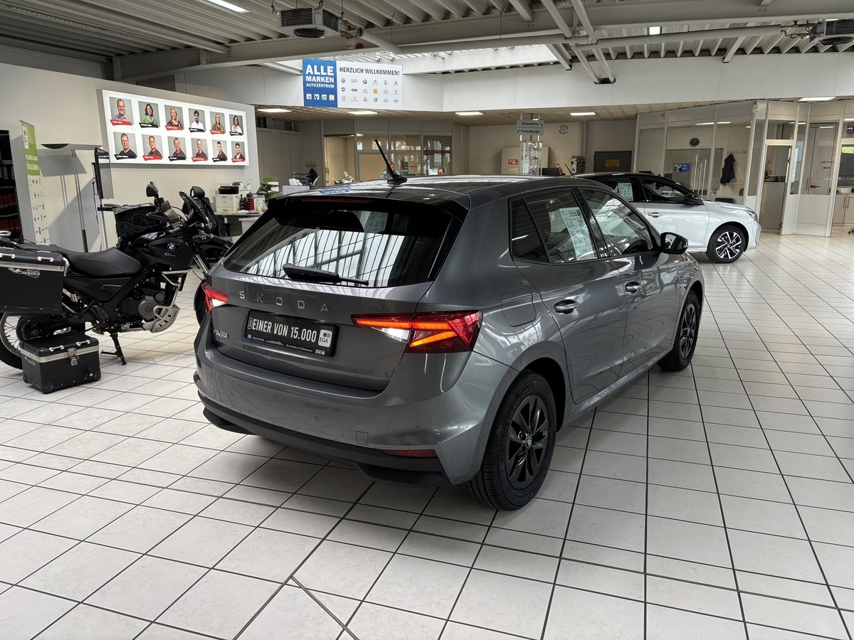 Skoda Fabia 1.0 TSI Selection*LED*CARPLAY*SITZHEIZUNG*KAMERA*