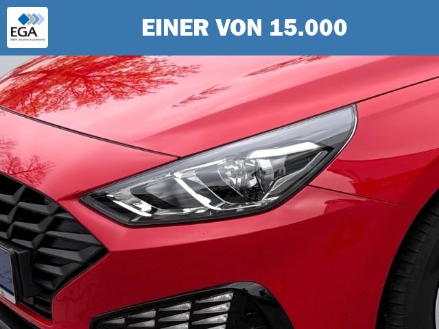 Hyundai i30 Pure Radio,ZV mit FB,Klima DAB Spurhalteass. Fernlichtass. Alarm Notbremsass