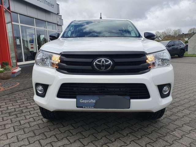Toyota Hilux 4x4 Double Cab Duty