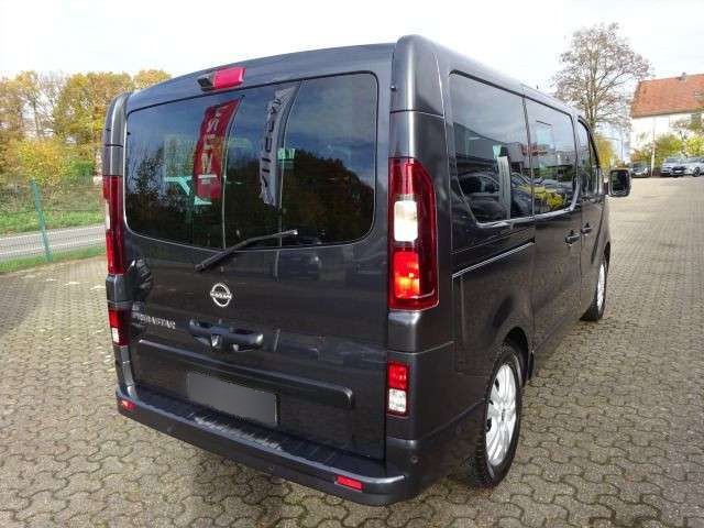 Nissan Primastar Kombi L1H1 2,8t Tekna Design 9Sitzer