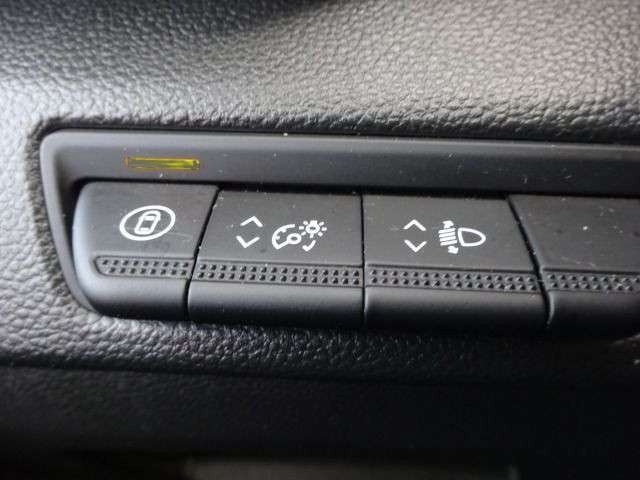 Nissan Primastar Kombi L1H1 2,8t Tekna Design 9Sitzer