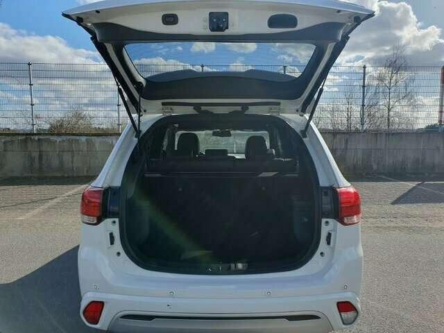 Mitsubishi Outlander Outlander Plug-in Hybrid PLUS mit Intro-Paket 2.4