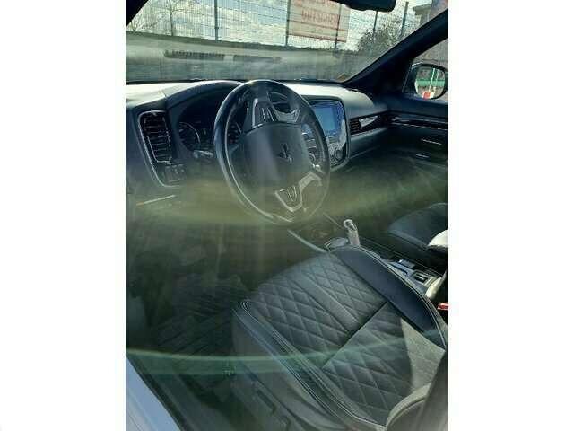 Mitsubishi Outlander Outlander Plug-in Hybrid PLUS mit Intro-Paket 2.4