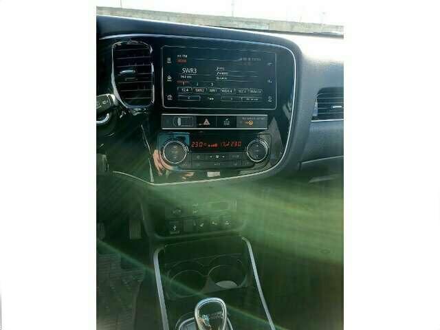 Mitsubishi Outlander Outlander Plug-in Hybrid PLUS mit Intro-Paket 2.4