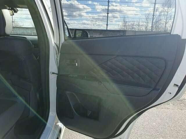 Mitsubishi Outlander Outlander Plug-in Hybrid PLUS mit Intro-Paket 2.4