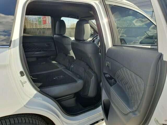 Mitsubishi Outlander Outlander Plug-in Hybrid PLUS mit Intro-Paket 2.4