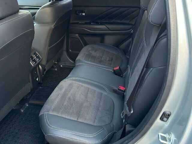 Mitsubishi Outlander Outlander Plug-in Hybrid BASIS Spirit-Paket 2.4 MI