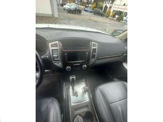 Mitsubishi Pajero 5-Türer TOP 3.2 DI-D Automatik (Leder schwarz)