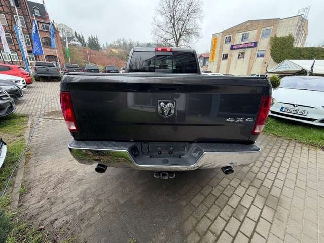 Dodge RAM 1500 5,7 HEMI 4+4 6 Sitzer