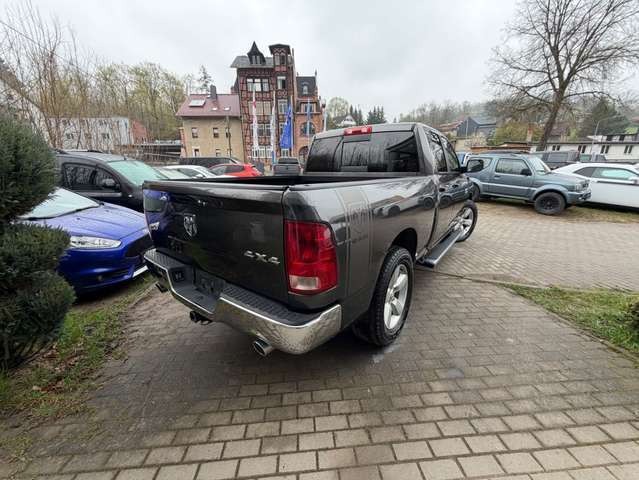 Dodge RAM 1500 5,7 HEMI 4+4 6 Sitzer