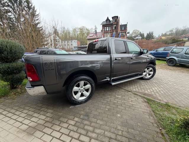 Dodge RAM 1500 5,7 HEMI 4+4 6 Sitzer