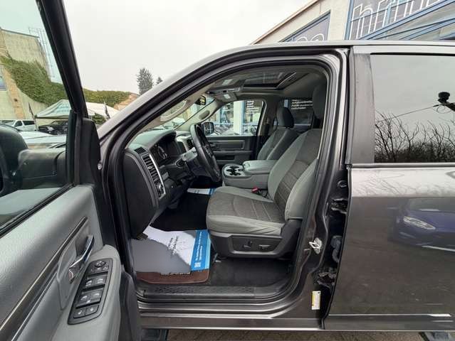 Dodge RAM 1500 5,7 HEMI 4+4 6 Sitzer