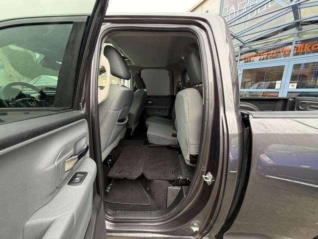 Dodge RAM 1500 5,7 HEMI 4+4 6 Sitzer