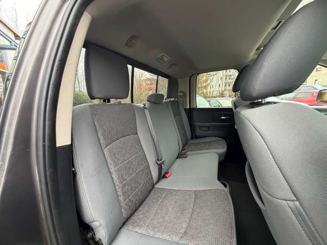 Dodge RAM 1500 5,7 HEMI 4+4 6 Sitzer