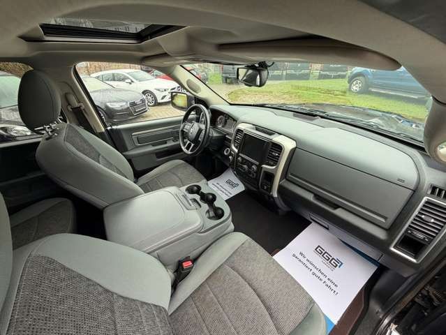 Dodge RAM 1500 5,7 HEMI 4+4 6 Sitzer